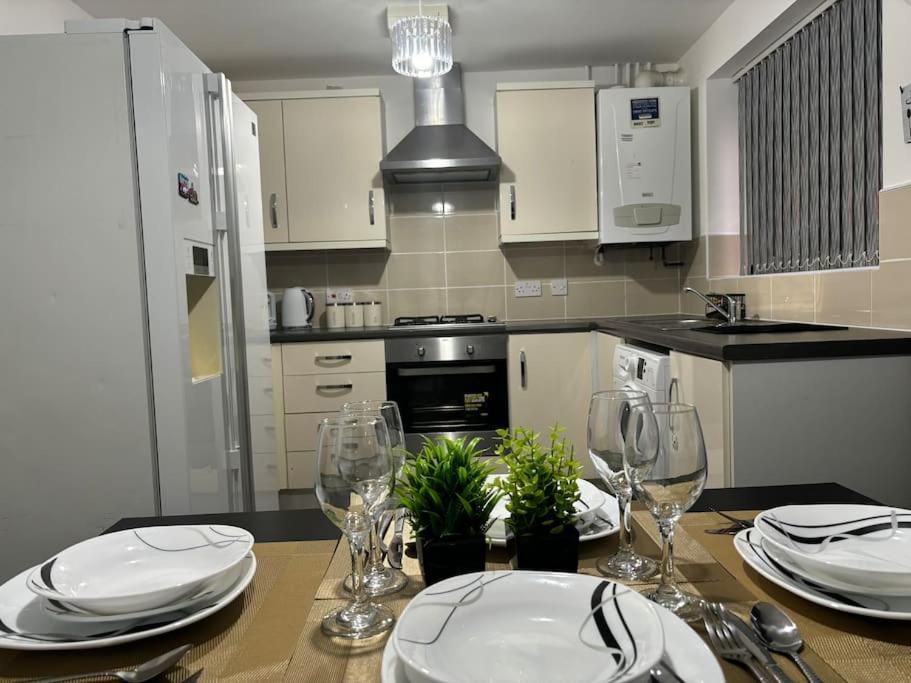 New Luxury 3 Bedroom House Next To Coop Stadium & Man Stadium Holiday home Manchester